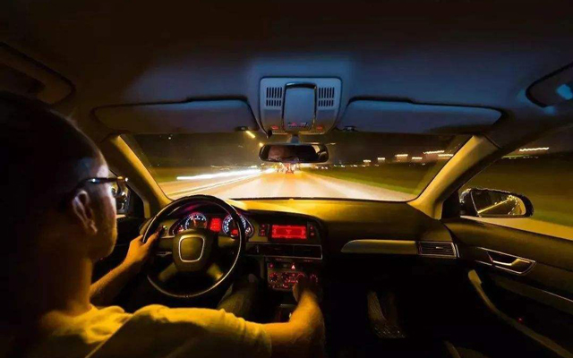 北京一女子駕車剮撞行人5.jpg