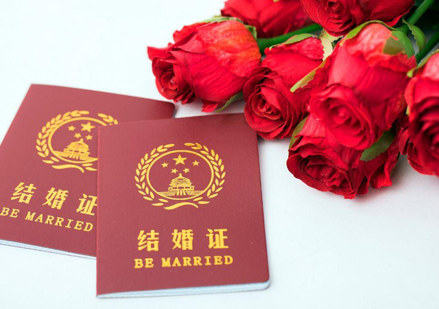 政協(xié)委員建議法定結婚年齡降至18歲4.jpg