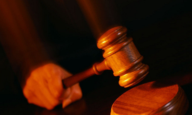 校長(zhǎng)靠榮譽(yù)證書免刑法律依據(jù)何在