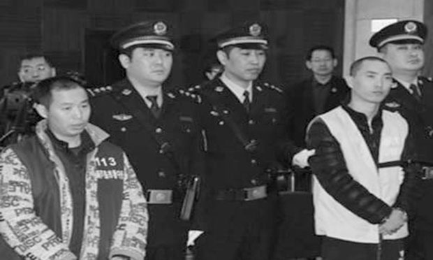男子搶劫運(yùn)鈔車 抬不動(dòng)170多斤錢袋被擒