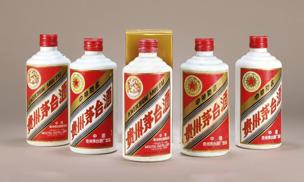 高端酒低迷 茅臺(tái)為穩(wěn)價(jià)向79家經(jīng)銷商“動(dòng)刀”