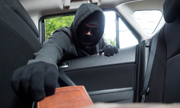 警方提醒四種疏忽易引發(fā)車內(nèi)物品被盜