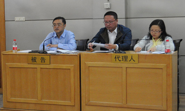 貴州省副省長(zhǎng)陳鳴明出庭應(yīng)訴民告官 系全國(guó)首例