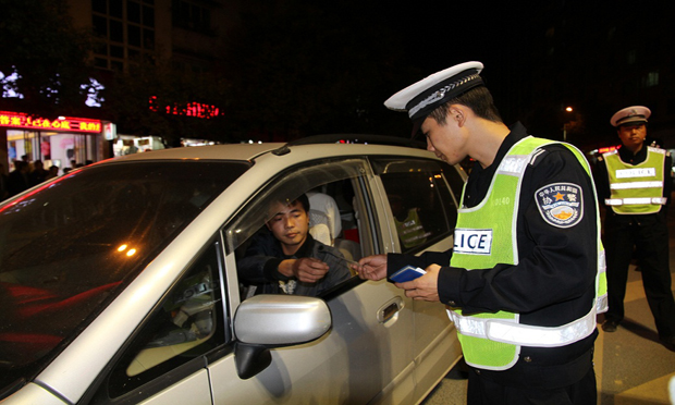 女司機酒后開車被罰，酒后駕車承擔的法律風(fēng)險及其認定處罰
