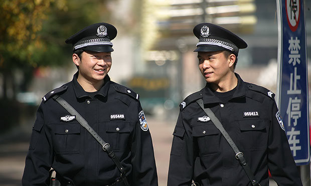 公安部印發(fā)進(jìn)一步加強(qiáng)和改進(jìn)關(guān)愛民警工作意見