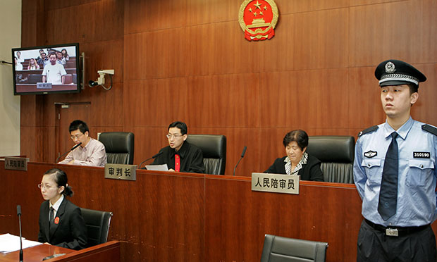 最高法發(fā)文加強(qiáng)法官、審判輔助人員履職保障