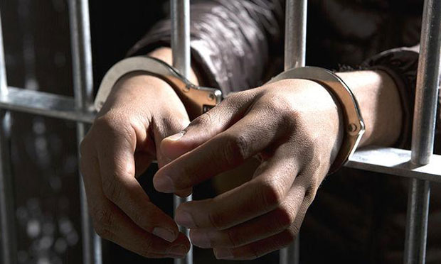 警方破獲未成年猥褻他人案，未成年人的刑事案件如何審理