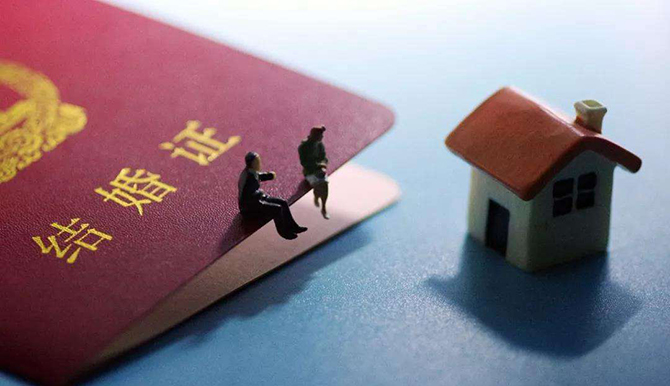 離婚夫妻共同財(cái)產(chǎn)財(cái)產(chǎn)應(yīng)該按照怎樣的原則進(jìn)行分割,？