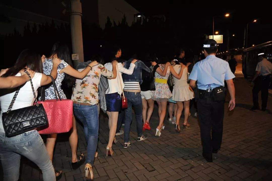 什么是強(qiáng)迫賣淫罪,？強(qiáng)迫賣淫罪的構(gòu)成要件是什么？