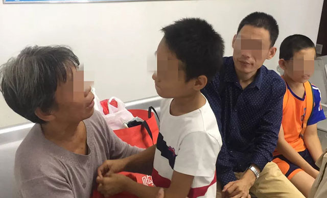 夫妻離婚后一方不讓見(jiàn)孩子侵犯什么權(quán)利,？